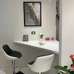 White شقة *