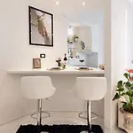 White * فلورنس